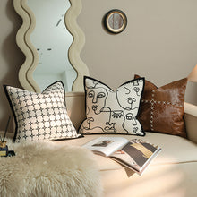 Château Cream Cushions/Decorfur