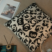 Haute Maison Pillow/Decorfur