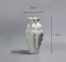 Terra Embrace Vase/Decorfur