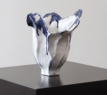 Bloom Haven Vase/Decorfur