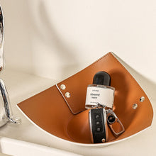 Triangular contrasting color storage tray