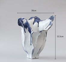 Bloom Haven Vase/Decorfur