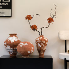 Eternal Echo Vase/Decorfur