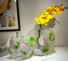 Artisan's Bloom Vase/Decorfur