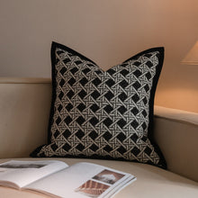 Wild Weave Cushions/Decorfur