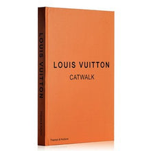 Subtle Monochrome Decorative Volume/Decorfur