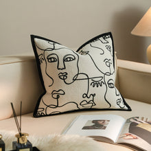 Château Cream Cushions/Decorfur