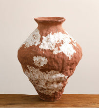 Eternal Echo Vase/Decorfur