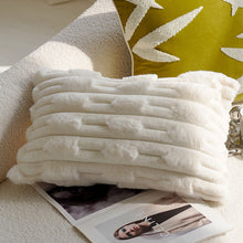 Verdant Songbird Pillow/Decorfur
