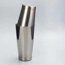 Engraved Cocktail Shaker/Decorfur