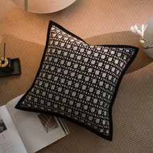 Jungle Velvet Pillow/Decorfur