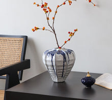 Bloom Haven Vase/Decorfur