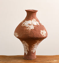 Eternal Echo Vase/Decorfur