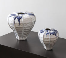 Bloom Haven Vase/Decorfur