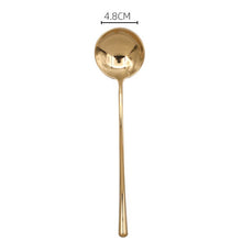 Elegant Gold Dinnerware Set/Decorfur