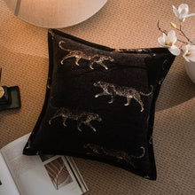 Jungle Velvet Pillow/Decorfur