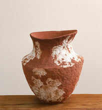 Eternal Echo Vase/Decorfur