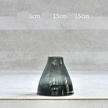 Wide Base Short Mouth Simple Glass Vase