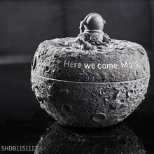 Resin Lunar Ashtray. | Ashtray - Decorfur