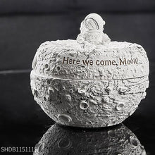 Resin Lunar Ashtray. | Ashtray - Decorfur