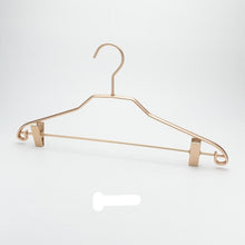 Wide-shouldered non-slip seamless space aluminum alloy hangers