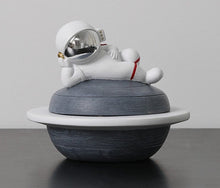 Light luxury Creative Astronaut Ashtray