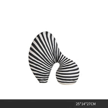 Zaha Black and White Decor