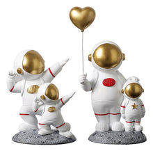 Parent-child astronaut Trinket