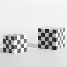 Black-and-white lattice marble cube