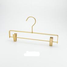 Wide-shouldered non-slip seamless space aluminum alloy hangers