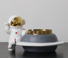 Light luxury Creative Astronaut Ashtray