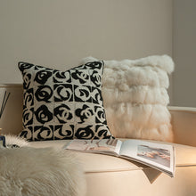 Haute Maison Pillow/Decorfur