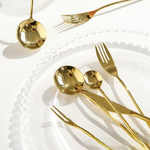 Elegant Gold Dinnerware Set/Decorfur