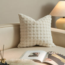 Château Cream Cushions/Decorfur