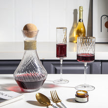 Diagonal Striped Wine Glass