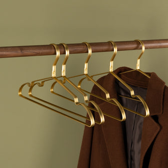 Metal non-slip seamless space aluminum alloy household clothes hanger