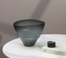 Black Gray Horn Glass vase